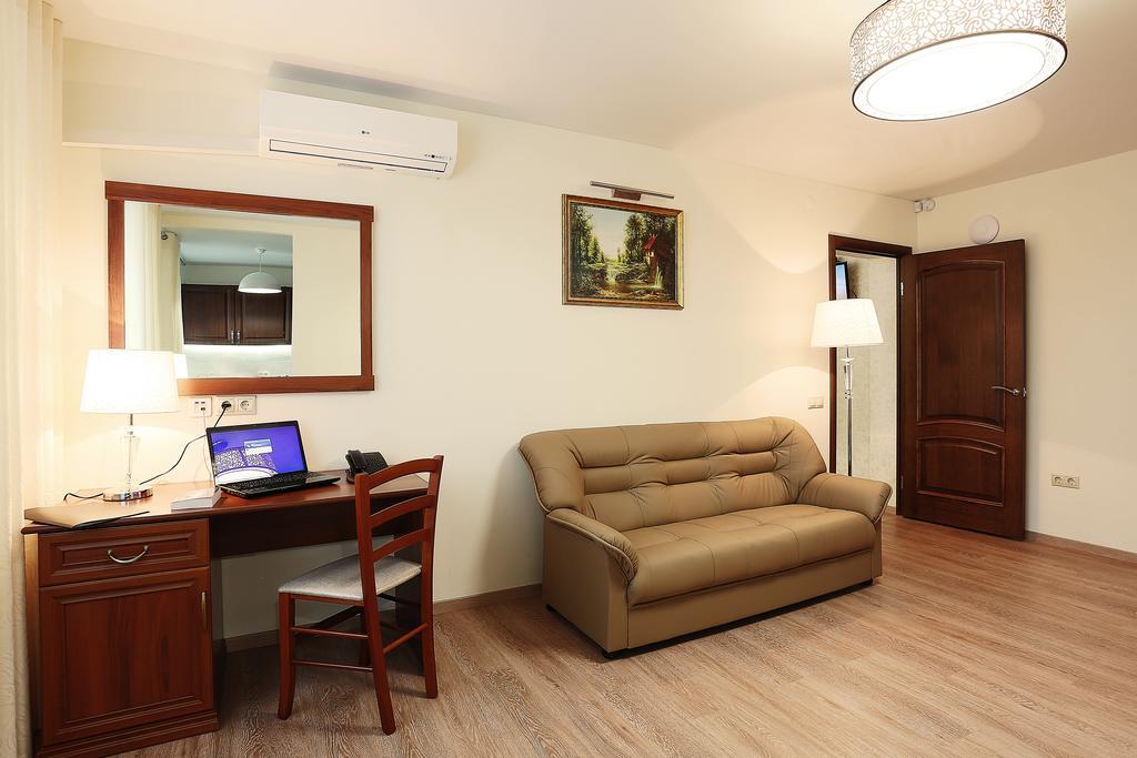 Apart-Hotel Vegus Uralsk Habitación foto