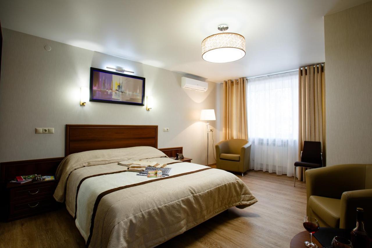 Apart-Hotel Vegus Uralsk Exterior foto